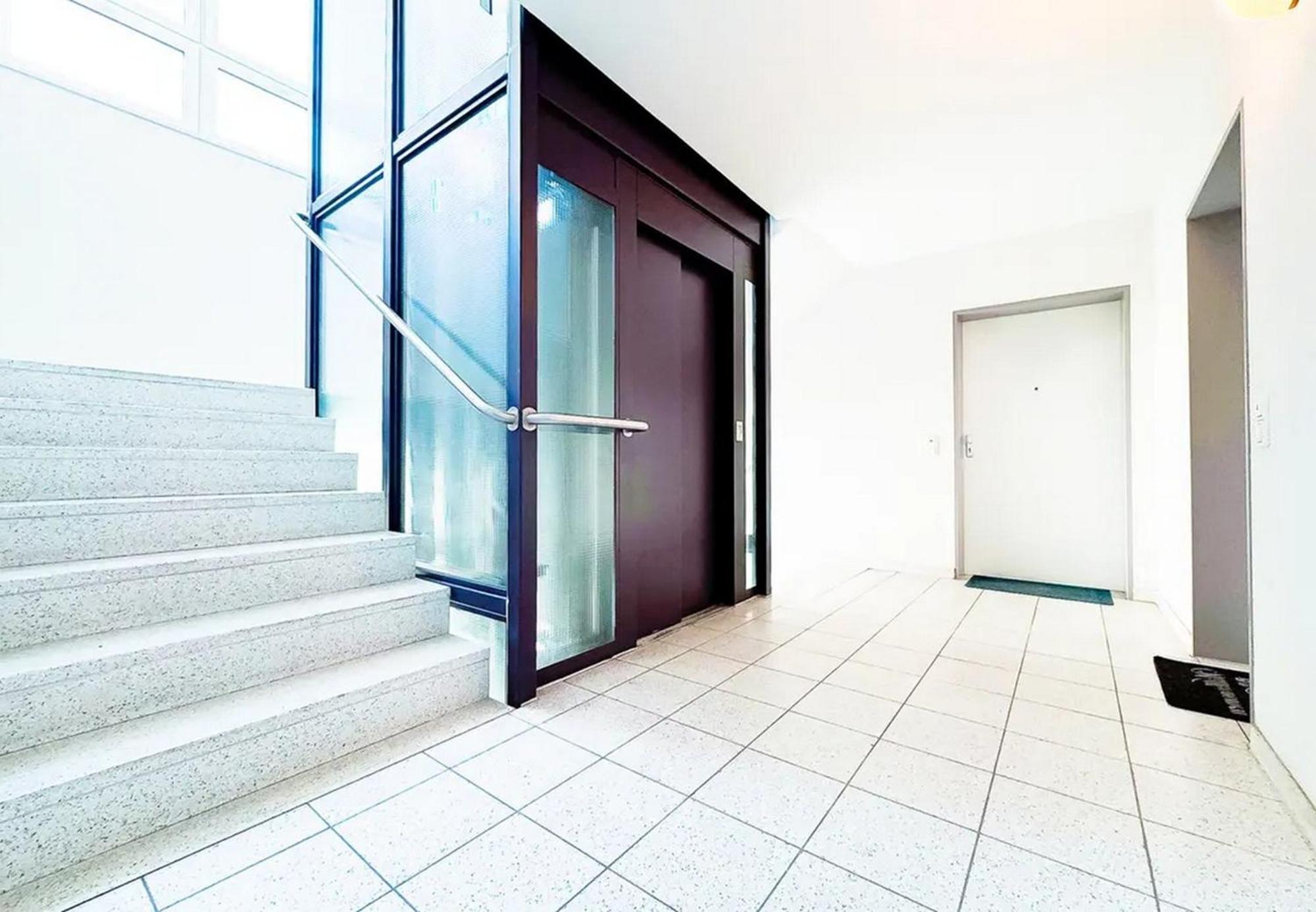 Apartment Neue 3-zimmer-wohnung - Hochwertig Moebliert, Zentral & Mit Balkon
